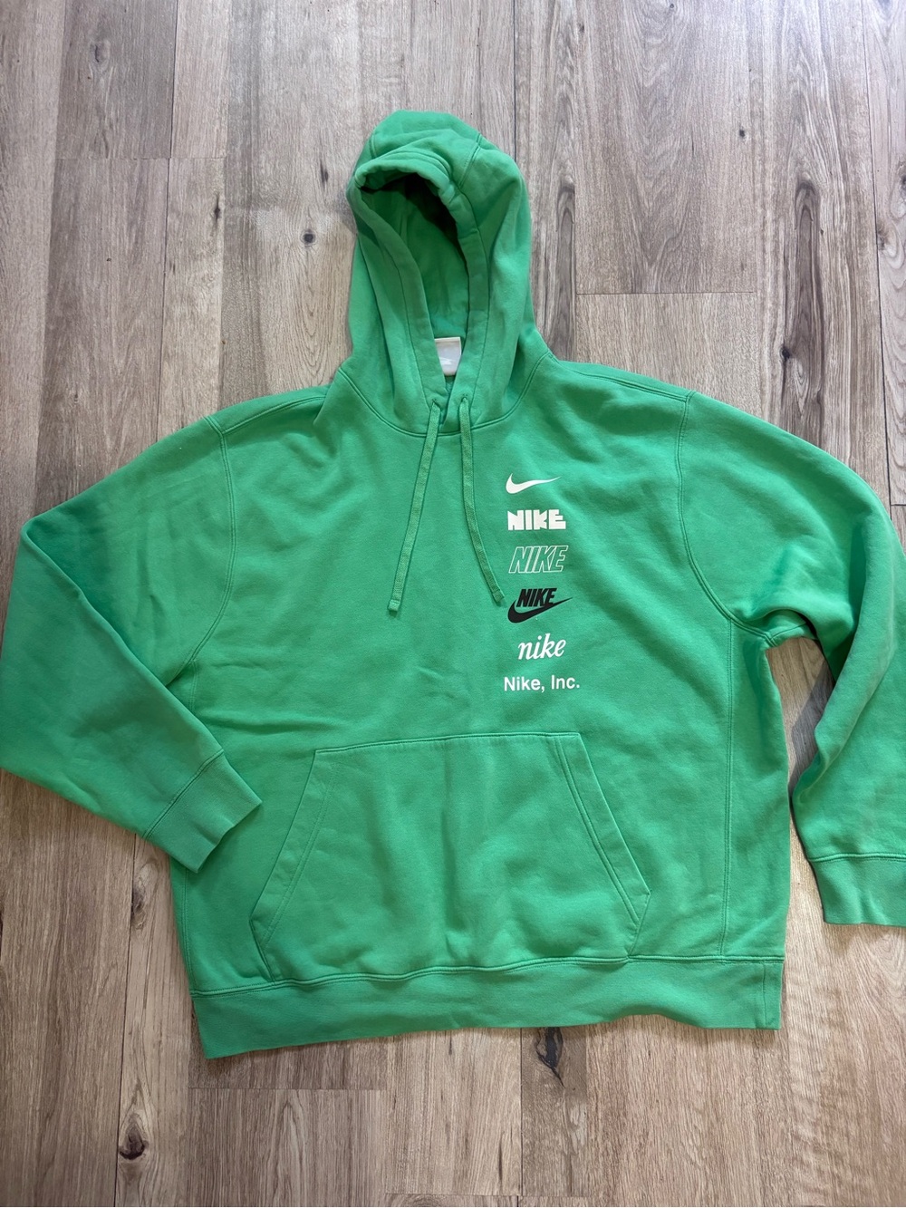 Nike sportswear Club+multi logo pullover hoodie